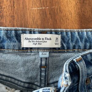 Abercrombie & Fitch Relaxed High Rise Jeans - Blue